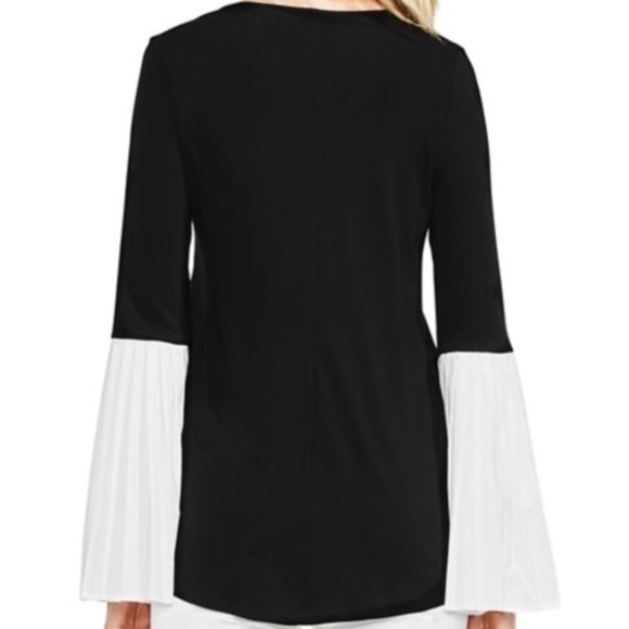 🐼Vince Camuto Blk/Wht Top🐼**NWT** - Picture 2 of 2